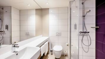 Zweibettzimmer, rollstuhlgeeignete Dusche | Barrierefreies Bad