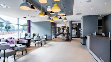 Tägliches Frühstücksbuffet (17.9 EUR pro Person)