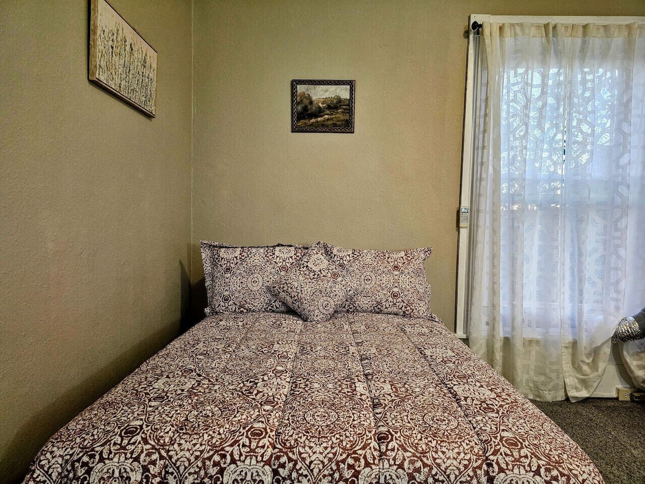 4 Schlafzimmer, Schreibtisch, Bügeleisen/Bügelbrett, Reisekinderbett