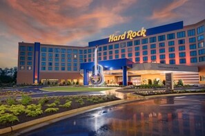 Exterior - Brickhaven: Bristol`s Landmark 1880s Brick Home (Bristol)