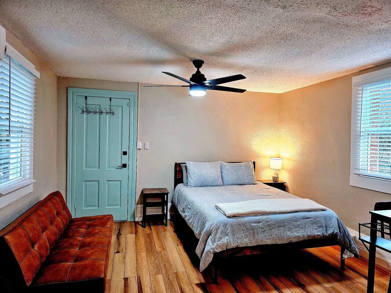 1 makuuhuone, silitysrauta/-lauta, internet, vuodevaatteet