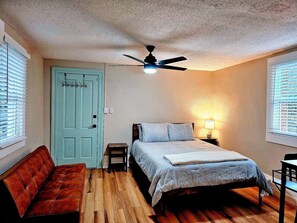 1 bedroom, iron/ironing board, internet, bed sheets