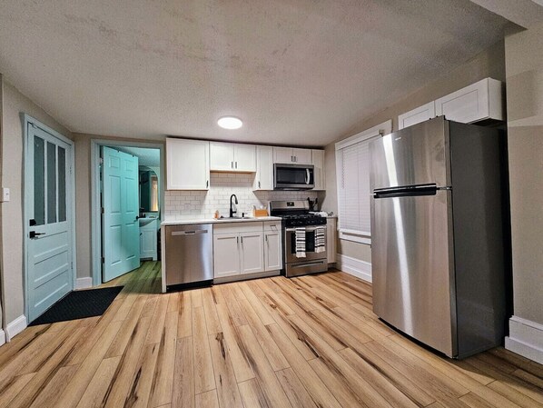 Microwave, oven, stovetop, dishwasher