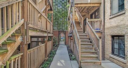 Chic 1-bedroom condo with AC, WiFi in superb Chicago