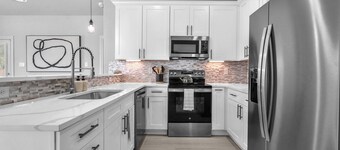 Casa Neutral - Lackland Delight