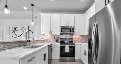 Casa Neutral - Lackland Delight