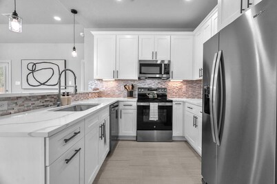 Casa Neutral - Lackland Delight