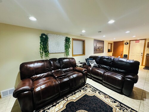 King Comfort apartment, Quiet, Clean, AC & WiFi