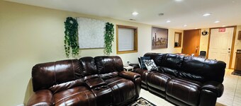 King Comfort apartment, Quiet, Clean, AC & WiFi