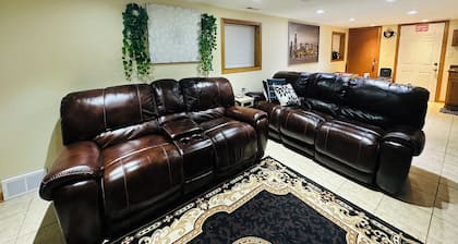 King Comfort apartment, Quiet, Clean, AC & WiFi