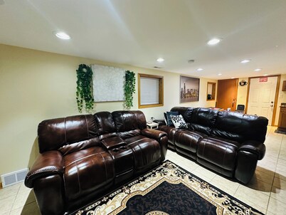 King Comfort apartment, Quiet, Clean, AC & WiFi