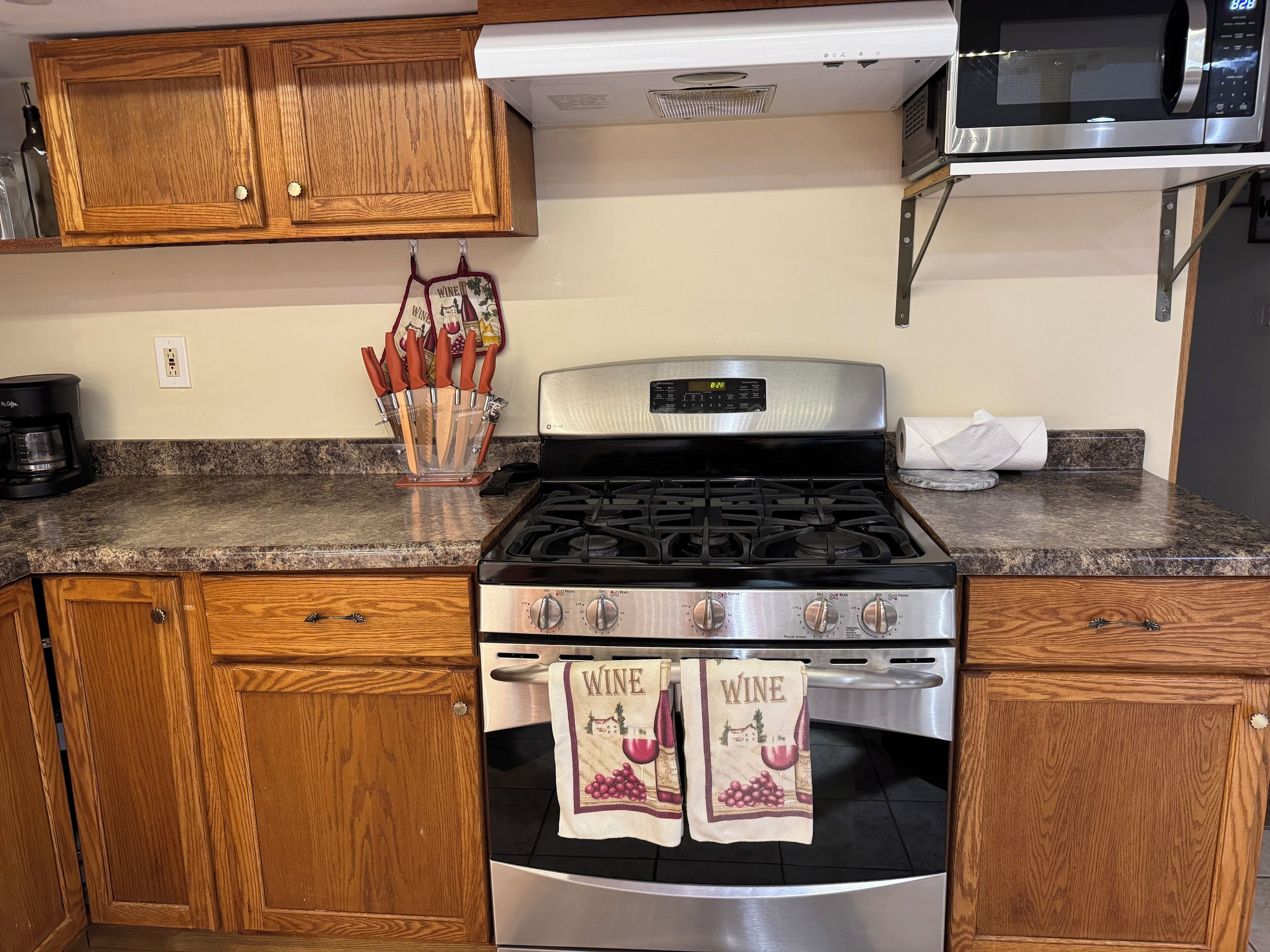 Microwave, oven, stovetop, coffee/tea maker