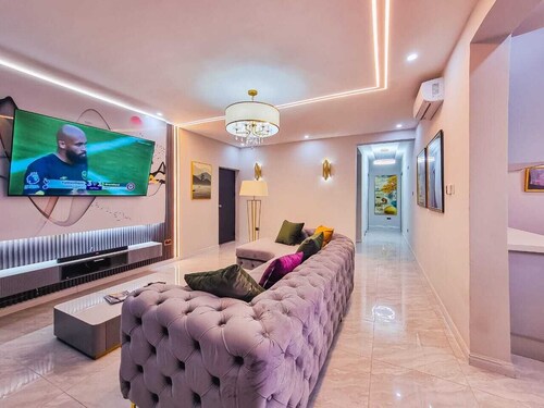 Diamond lux 2-bedroom Unit @ The O's Apartments