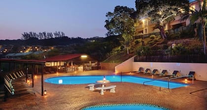 Charming 2-bedroom chalet with sea views in a fabulous resort