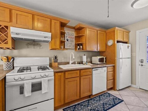 The Blue Palms Escape