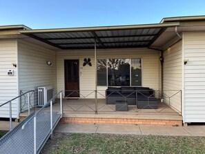 Terrace/patio - Entire home in Hay, Australia
 (Hay)