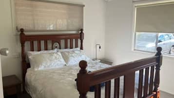 3 soverom, strykejern/-brett, wi-fi og sengetøy