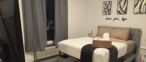 1 chambre, fer et planche à repasser, Wi-Fi gratuit, draps fournis