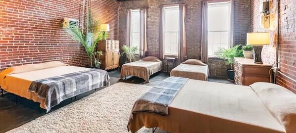 Standard Studio Suite, Kitchen, City View | Laptop workspace, free WiFi