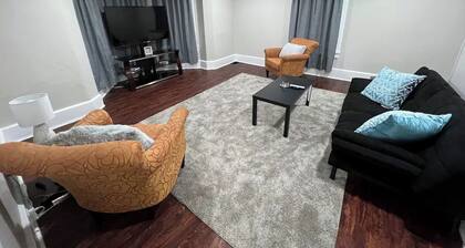 Cozy Upstairs Apartment