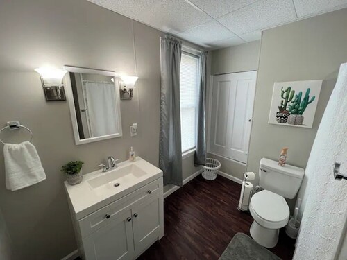Cozy Upstairs Apartment