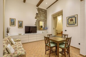 TV - Lietta Apartment in Florence (Firenze)
