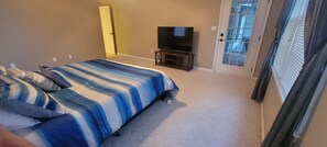 3 chambres, bureau, Wi-Fi gratuit, draps fournis