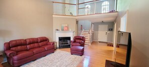 Smart TV - NEW LISTING - Hummingbird Hideway at the Lake - 11 Miles from Clemson - 3 Kings (Anderson)