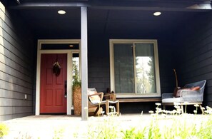 Exterior detail - Plumas Pines Creekside Retreat (Plumas Eureka)