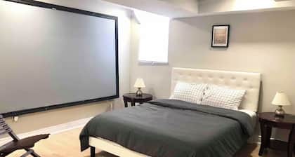 Luxury high rated guest apartment close to all attractions and Airport