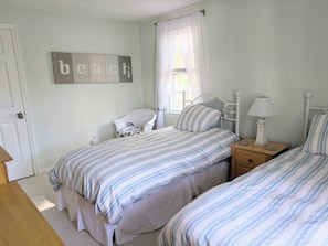 3 bedrooms, desk, travel crib, free WiFi