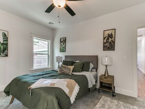 2 sovrum, strykjärn/strykbräda, wi-fi och sängkläder