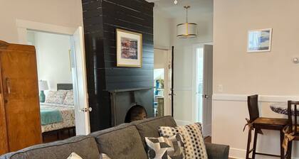 Five Star Charmer! Great Location Downtown & Stadium! Parking too!