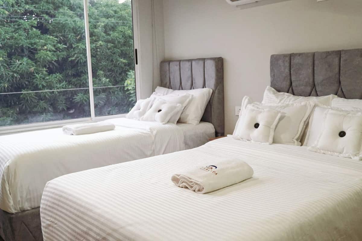 Comfort Triple Room | In-room safe, free WiFi, bed sheets