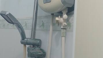 Basic Room | Desk, free WiFi