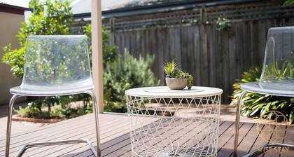 Greenwich Luxury near Wharf/Train/CBD steps to Sea