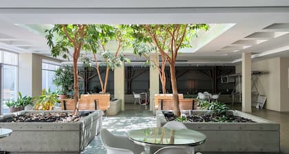 Stunning 1-Bedroom Condo in the Heart of Vancouver