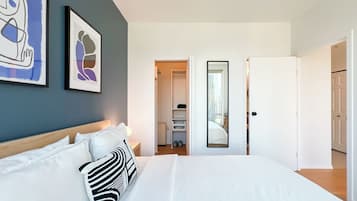 1 slaapkamer, een strijkplank/strijkijzer, wifi, beddengoed