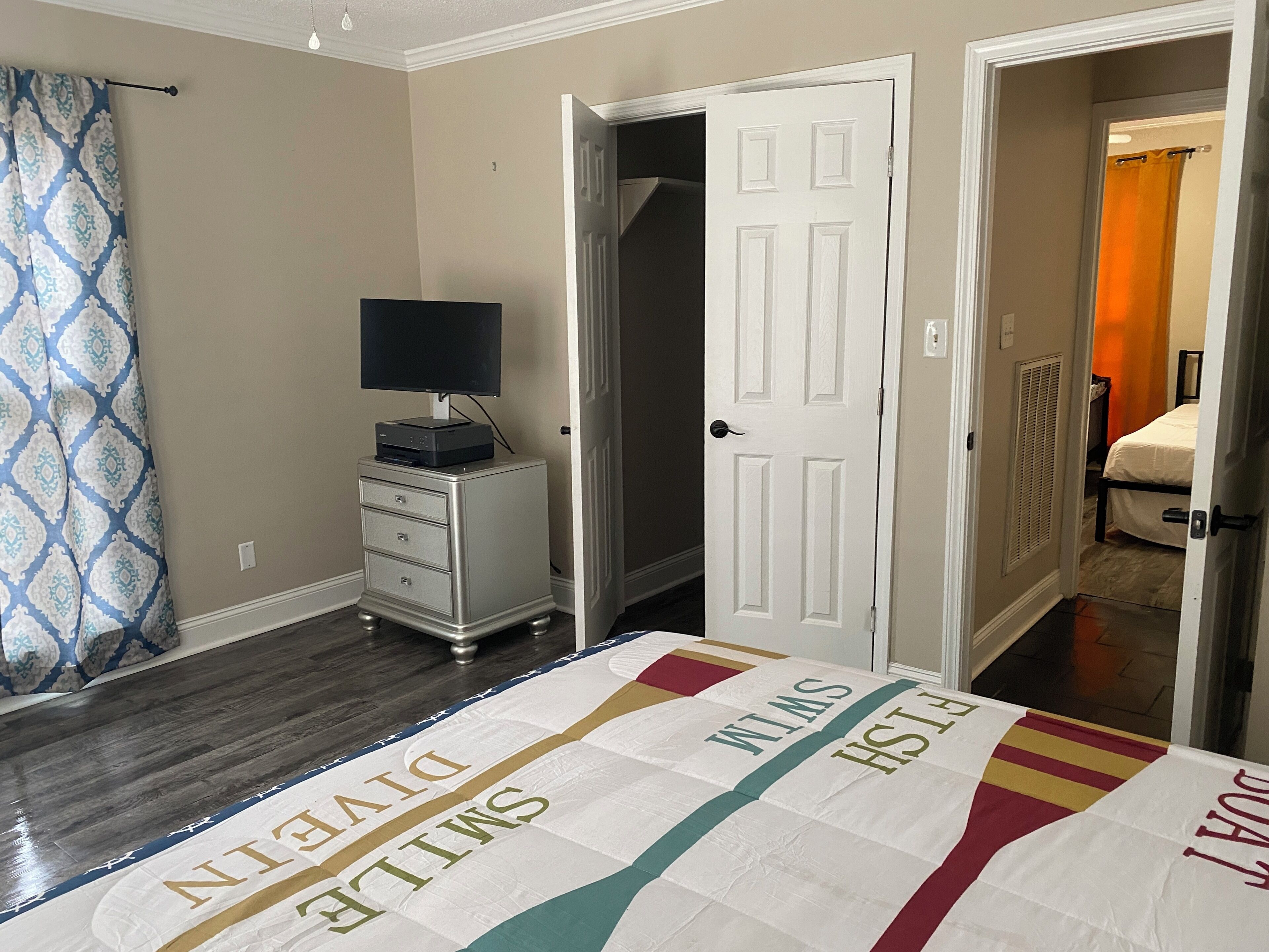 4 quartos, berço de viagem, Wi-Fi, roupa de cama