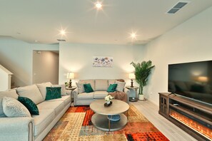 TV connectée, cheminée, baby-foot