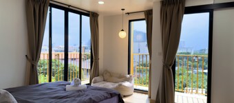 Breezewood Bangkok Hotel