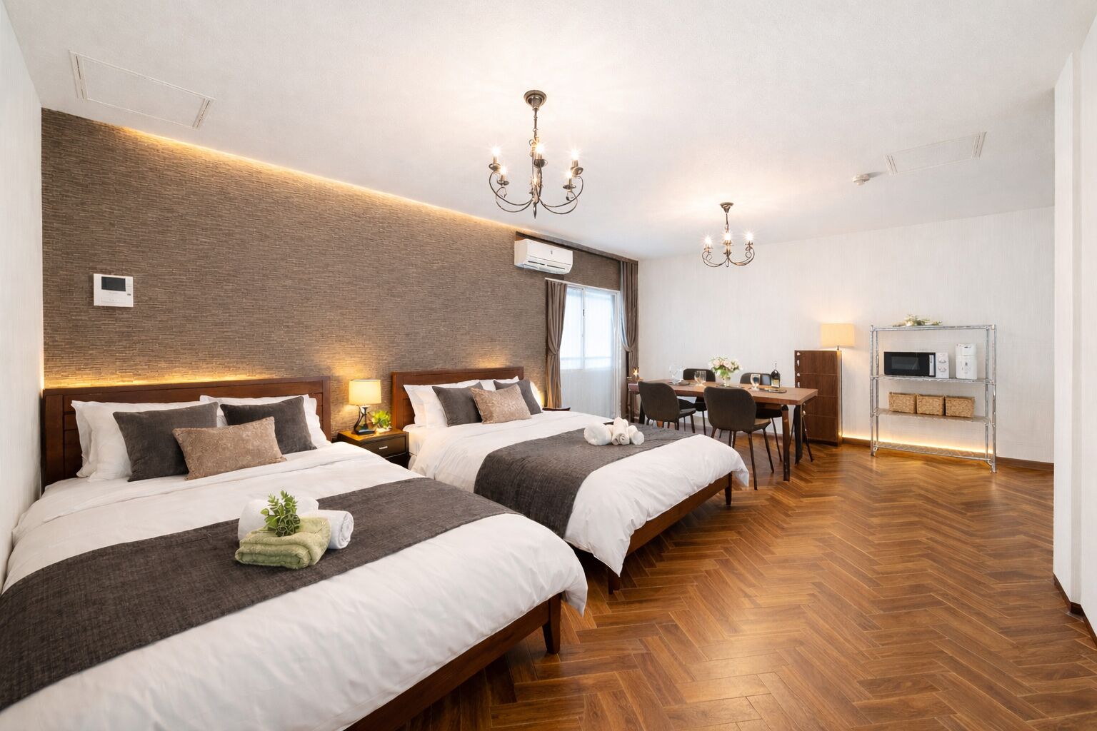 2 habitaciones, tabla de planchar con plancha y wifi gratis 