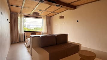 Design House, 1 King Bed, Non Smoking, Kitchenette | 1 bedroom, Egyptian cotton sheets, premium bedding, free minibar