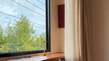 Design-talo, 1 suuri parisänky, tupakointi kielletty, keittotila | Näkymä huoneesta