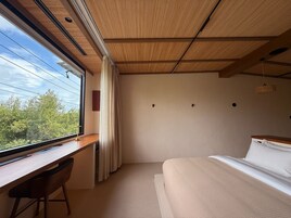 Design House, 1 King Bed, Non Smoking, Kitchenette | 1 bedroom, Egyptian cotton sheets, premium bedding, free minibar