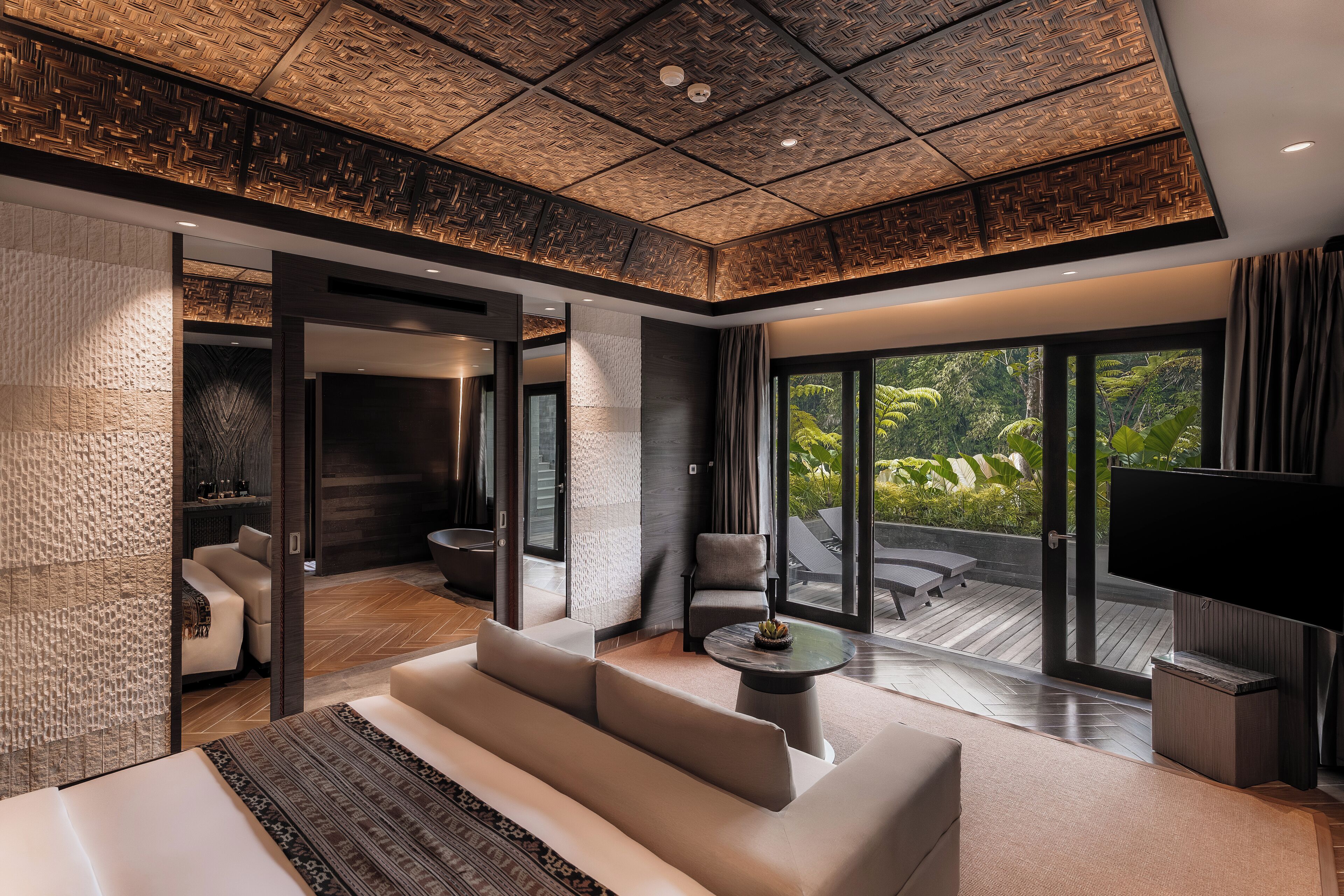 President Family Suite Pool Villa | Roupas de cama premium, camas com colchões pillow-top, frigobar