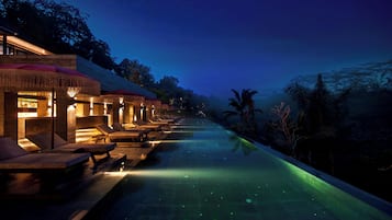 Outdoor pool, free pool cabanas, pool umbrellas