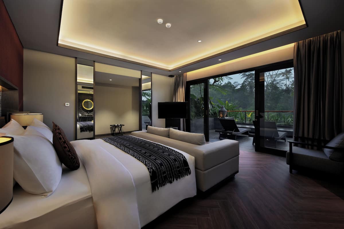 Deluxe Suite, Valley View (Deluxe Grande) | Premium bedding, pillowtop beds, minibar, in-room safe