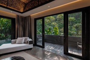 One Bedroom Honeymoon Villa | Ropa de cama de alta calidad, colchones con acolchado adicional, minibar