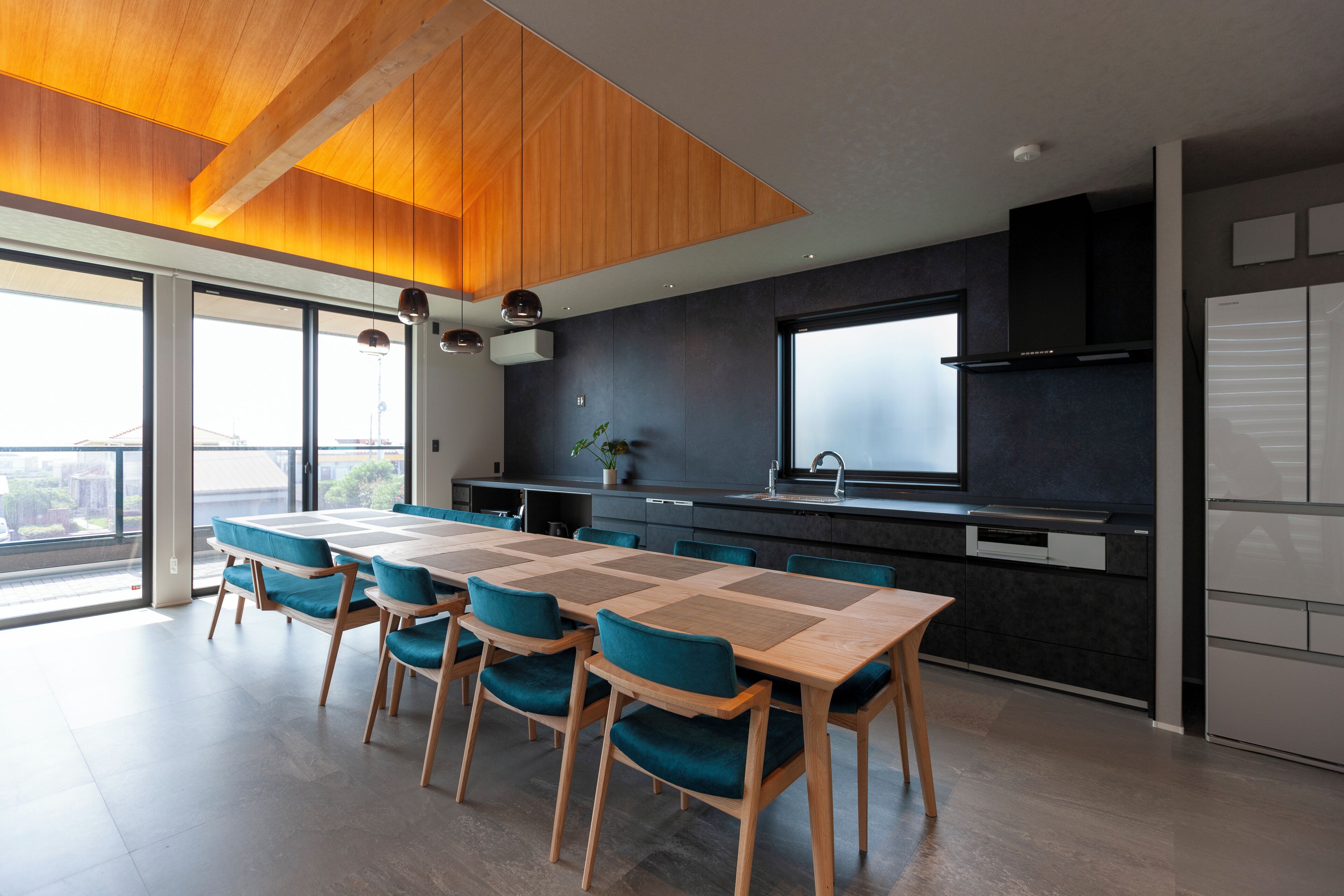 Family House, Garden View | In-room dining